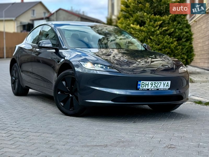 Седан Tesla Model 3 2025 в Одессе