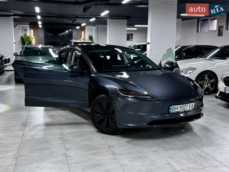 Седан Tesla Model 3 2025 в Одессе
