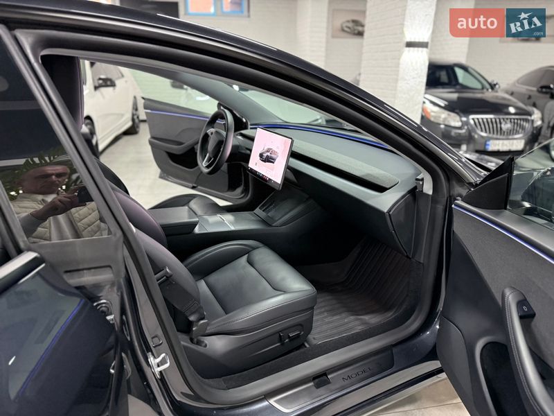 Седан Tesla Model 3 2025 в Одессе