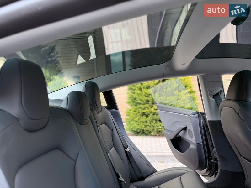 Седан Tesla Model 3 2025 в Одессе