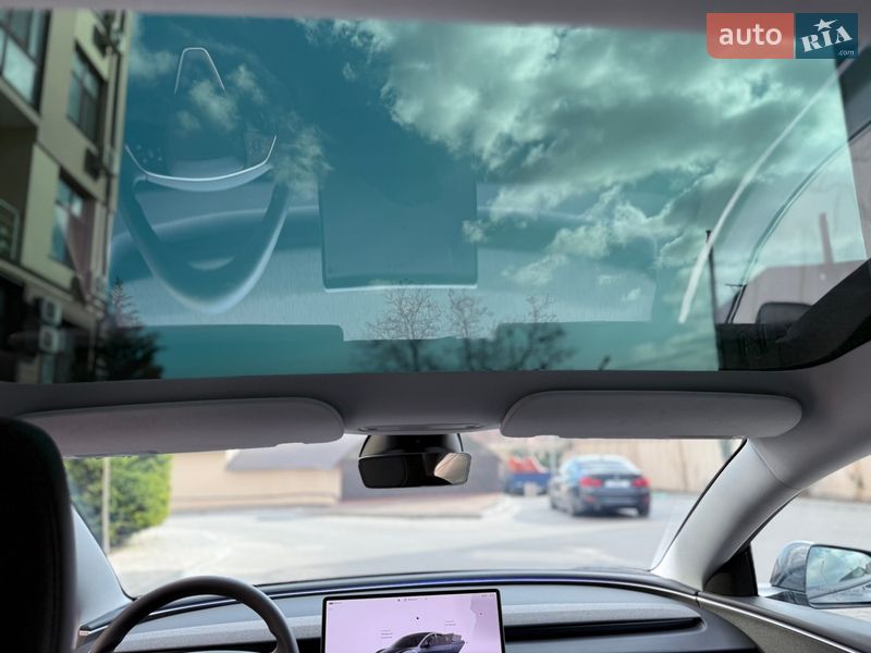 Седан Tesla Model 3 2025 в Одессе