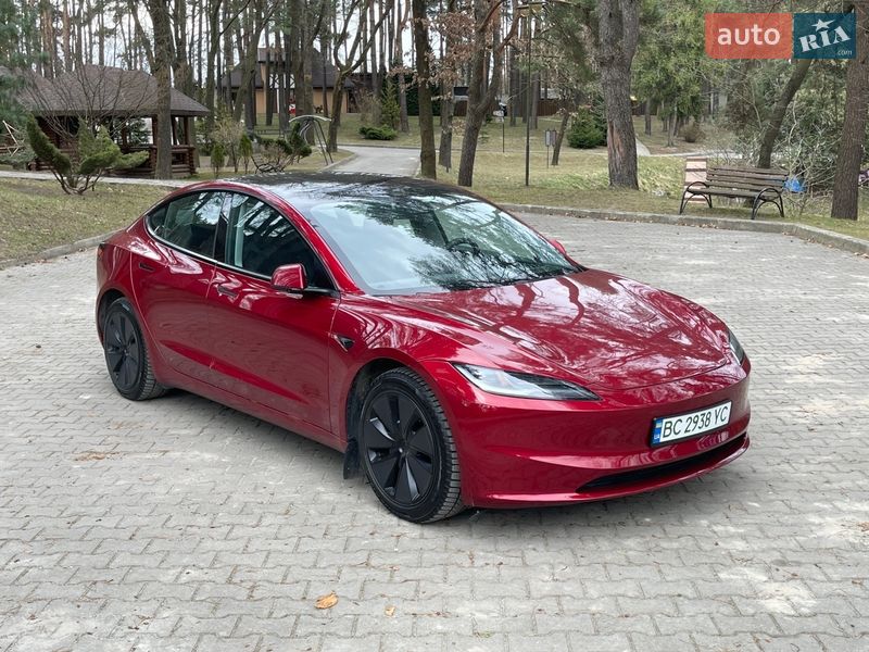 Седан Tesla Model 3 2024 в Новояворовске