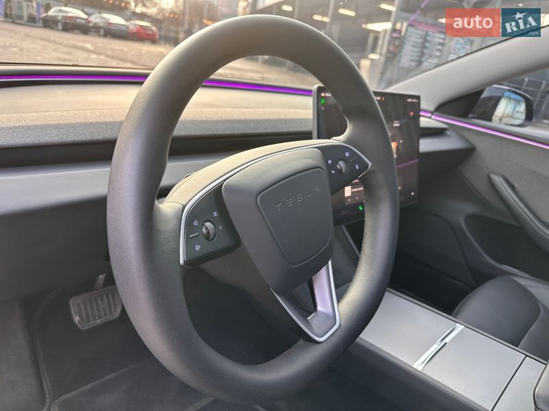 Седан Tesla Model 3 2024 в Запорожье