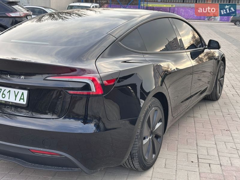 Седан Tesla Model 3 2024 в Запорожье