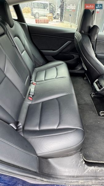 Седан Tesla Model 3 2019 в Львове
