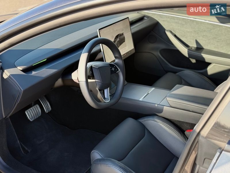 Седан Tesla Model 3 2024 в Києві