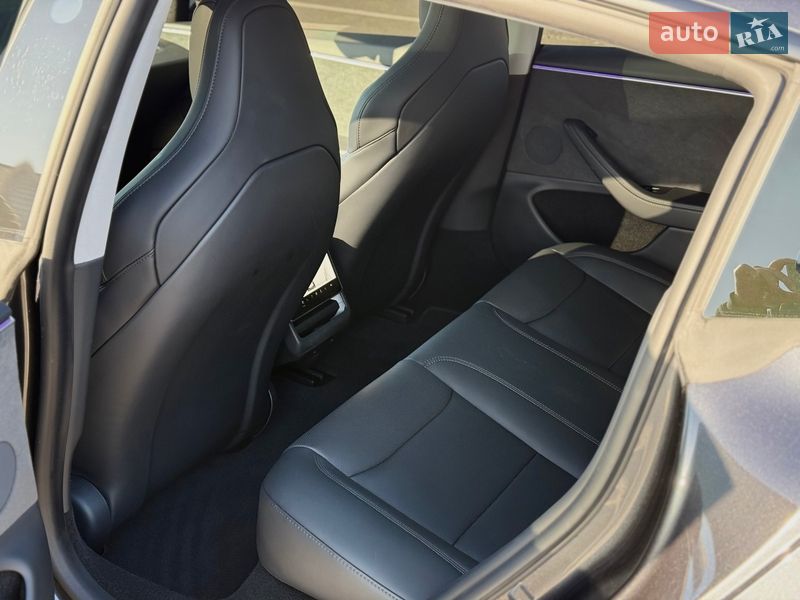 Седан Tesla Model 3 2024 в Києві