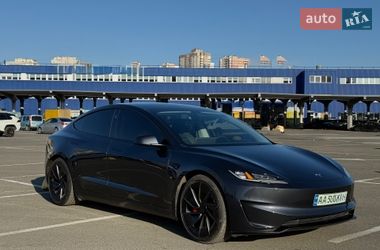 Седан Tesla Model 3 2024 в Киеве