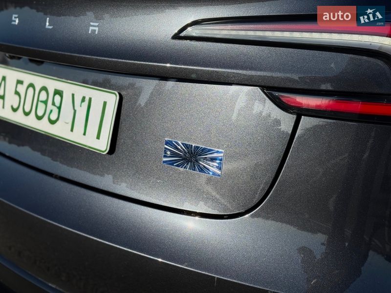 Седан Tesla Model 3 2024 в Києві