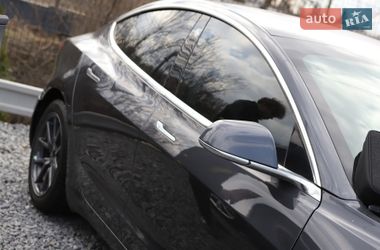 Седан Tesla Model 3 2019 в Дрогобыче