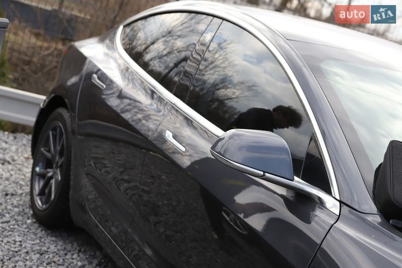 Седан Tesla Model 3 2019 в Дрогобыче