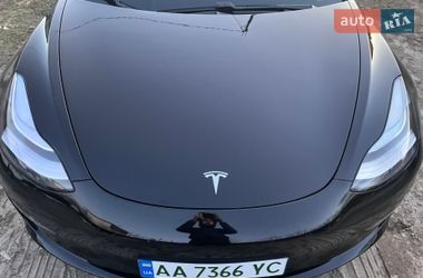 Седан Tesla Model 3 2019 в Киеве