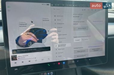 Седан Tesla Model 3 2023 в Тернополе