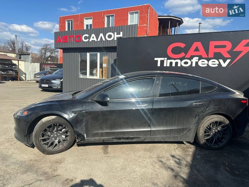Седан Tesla Model 3 2025 в Києві