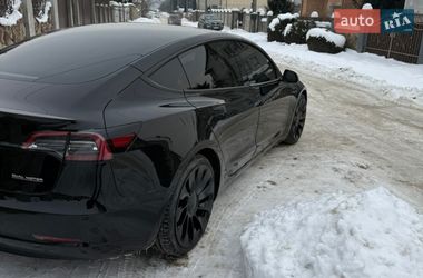 Седан Tesla Model 3 2023 в Львове
