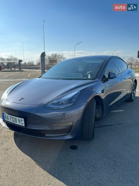 Седан Tesla Model 3 2022 в Києві