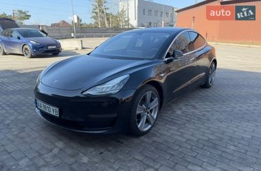 Седан Tesla Model 3 2020 в Киеве