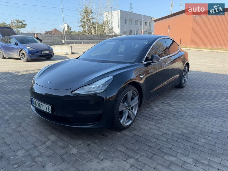 Tesla Model 3 2020