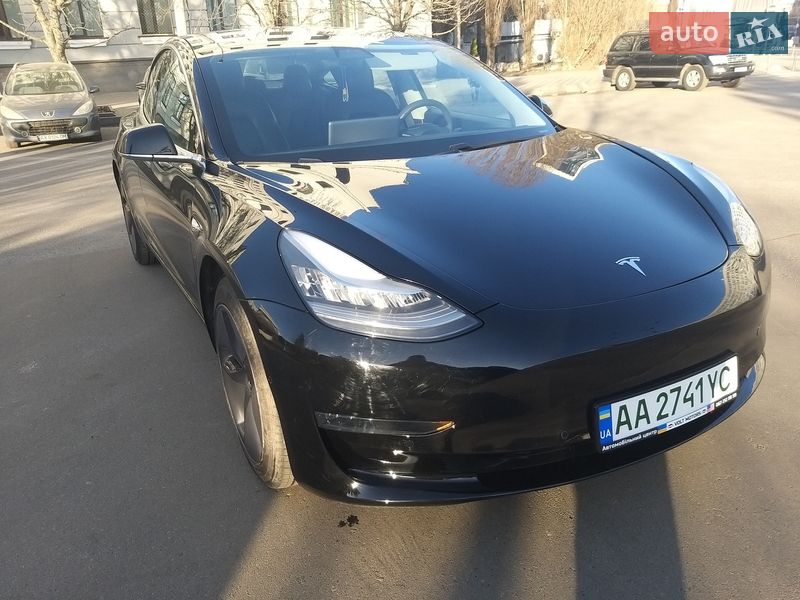 Tesla Model 3 2019