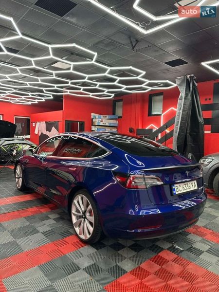 Седан Tesla Model 3 2018 в Полтаві
