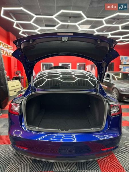 Седан Tesla Model 3 2018 в Полтаві