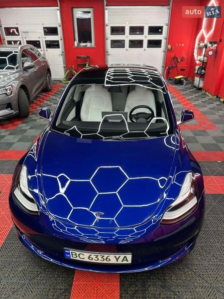 Седан Tesla Model 3 2018 в Полтаві