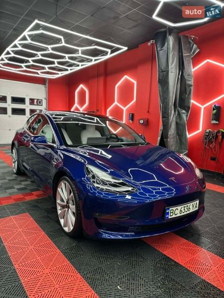 Седан Tesla Model 3 2018 в Полтаве