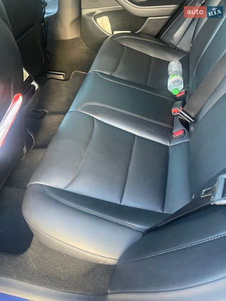 Седан Tesla Model 3 2024 в Киеве