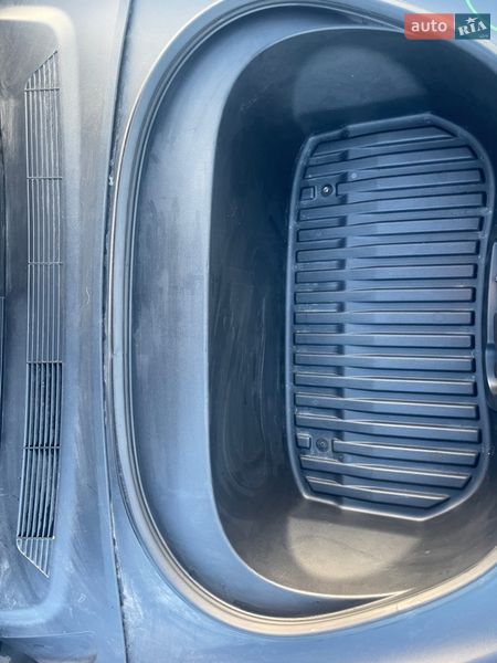 Седан Tesla Model 3 2024 в Киеве