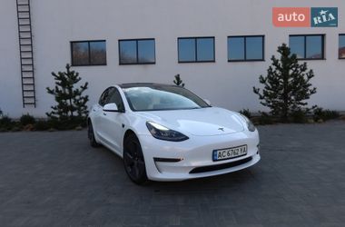 Седан Tesla Model 3 2021 в Луцке