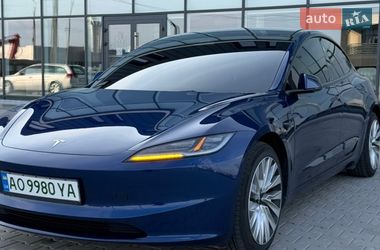 Седан Tesla Model 3 2025 в Хусте