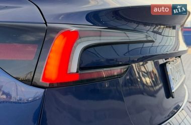 Седан Tesla Model 3 2025 в Хусте