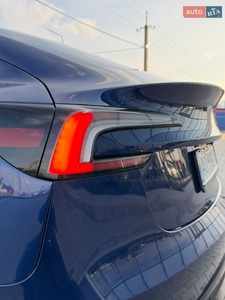 Седан Tesla Model 3 2025 в Хусте