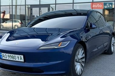 Седан Tesla Model 3 2025 в Хусте