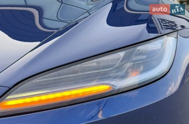 Седан Tesla Model 3 2025 в Хусте