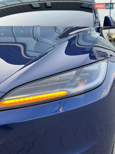 Седан Tesla Model 3 2025 в Хусте