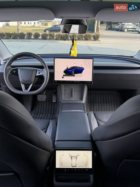 Седан Tesla Model 3 2025 в Хусте