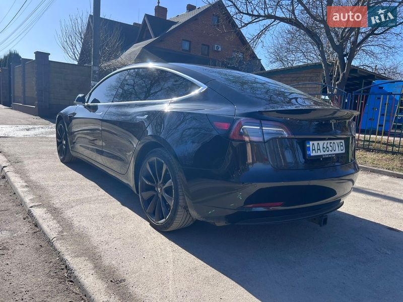 Седан Tesla Model 3 2018 в Києві