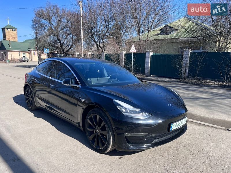 Седан Tesla Model 3 2018 в Києві
