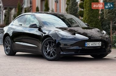 Седан Tesla Model 3 2023 в Стрые