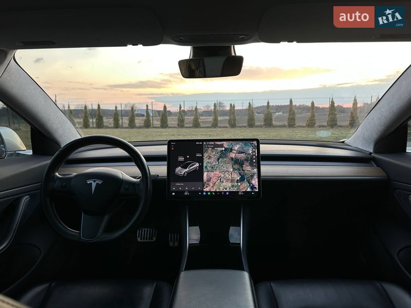 Седан Tesla Model 3 2017 в Луцьку