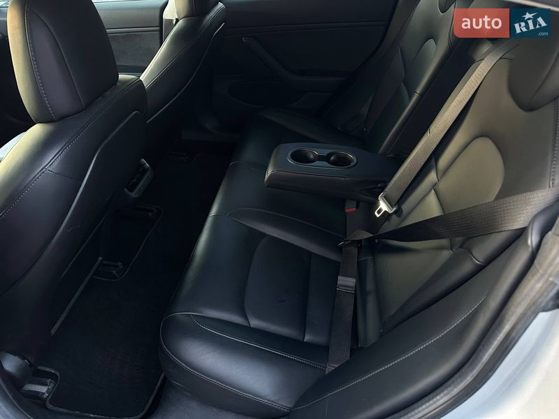 Седан Tesla Model 3 2017 в Луцьку