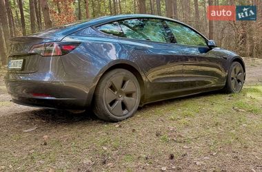 Седан Tesla Model 3 2022 в Львове