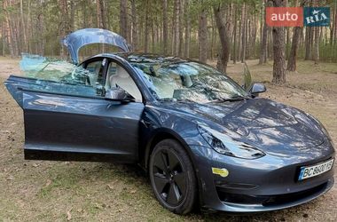 Седан Tesla Model 3 2022 в Львове