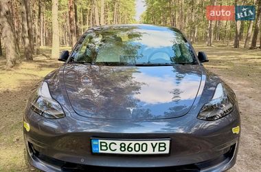 Седан Tesla Model 3 2022 в Львове
