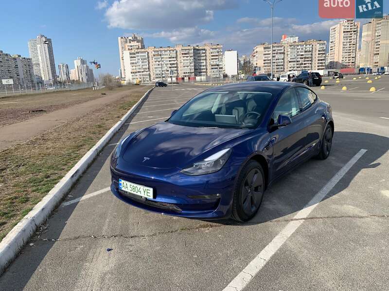 Tesla Model 3 2022