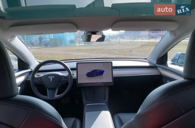 Седан Tesla Model 3 2022 в Киеве