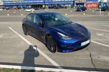 Седан Tesla Model 3 2022 в Киеве