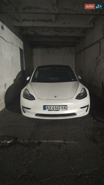 Седан Tesla Model 3 2021 в Новых Санжарах