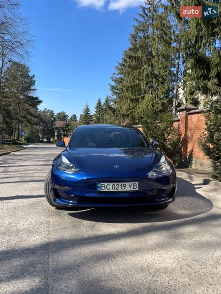 Седан Tesla Model 3 2022 в Львове